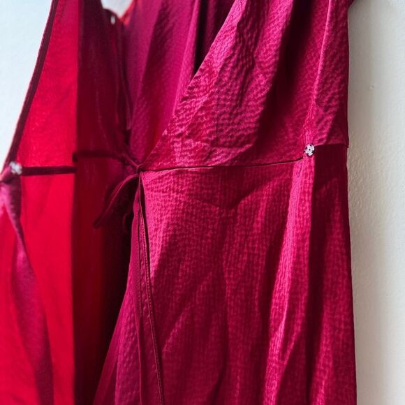 Genuine Silk BCBGMaxAzria Red High Low Gown V-neck Sleeveless - Picture 4 of 4